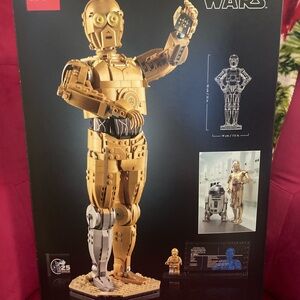 New in Unopened Box!
LEGO Star Wars C-3PO Sculpture - Gold and Silver